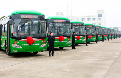 交通运输部:鼓励网约车 优先发展新能源公交车